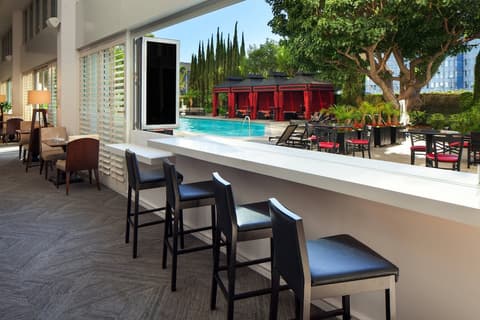 Sheraton Gateway Los Angeles Hotel, Bar (on property)