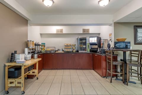 Quality Inn & Suites, Breakfast area