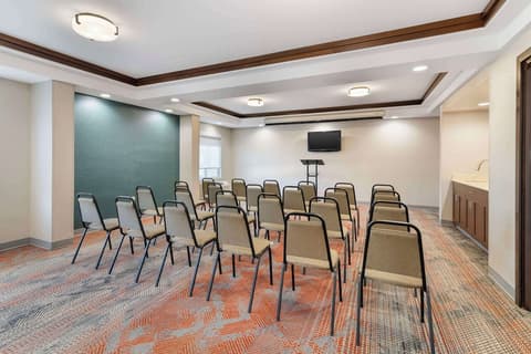 Comfort Inn Manchester Airport, Meeting facility