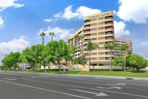Embassy Suites by Hilton Anaheim Orange, Exterior