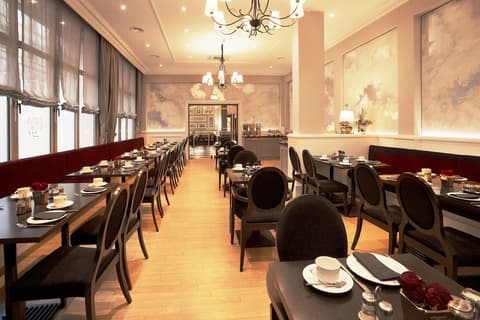 Victoria Hotel, Breakfast area