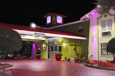 Stay Express Inn Dallas - Fair Park / Downtown, Property entrance