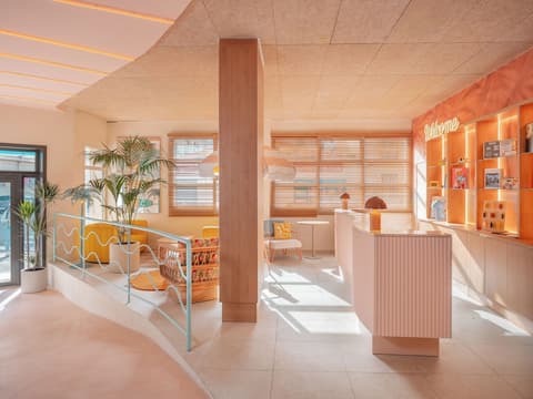 Nice Pam Hotel, Reception