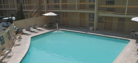 Baymont by Wyndham Austin University Area, Outdoor pool
