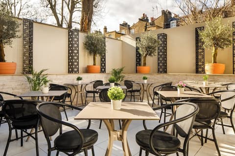 Ellen Kensington, Terrace/patio