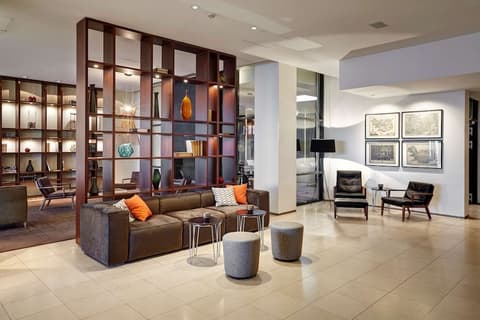 Hilton Reykjavik Nordica, Reception