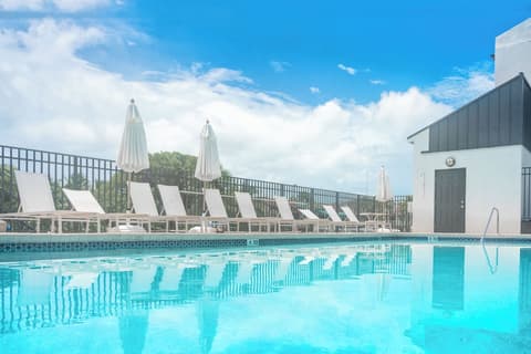 Waterside Suites & Marina, Pool