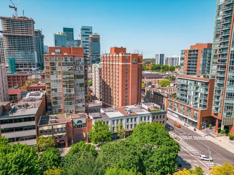 Holiday Inn Express Toronto - Downtown by IHG, Exterior