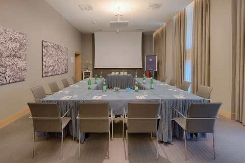 NH Pisa, Meeting facility