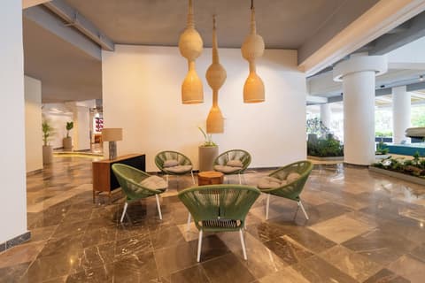 Amares Acapulco, Reception