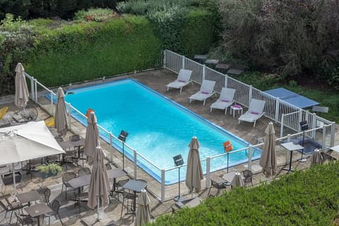 Mercure Paris Sud Les Ulis, Indoor/outdoor pool