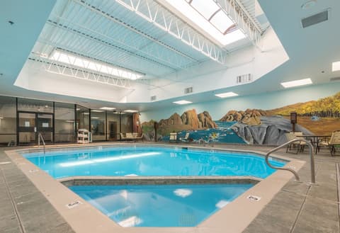 Grand Vista Hotel, Indoor pool