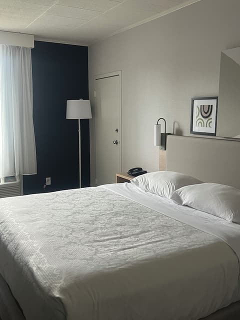 Spark by Hilton Lockport, Room