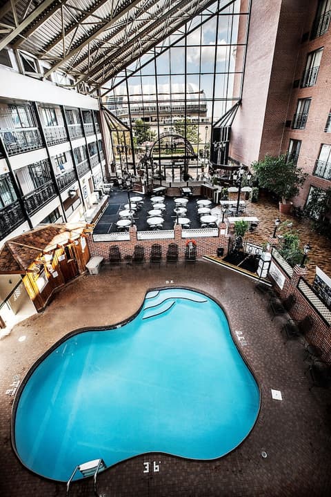 Clifton Victoria Inn at the Falls, Pool