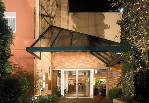 B&B Hotel Grenoble Université 2, Front of property