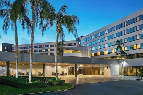 Sonesta Miami Airport, Exterior