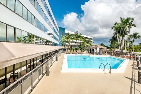 Sonesta Miami Airport, Outdoor pool