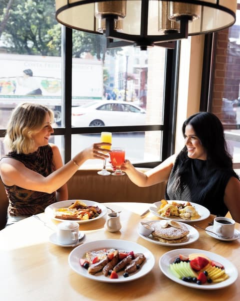 The Bostonian Boston, Food and drink