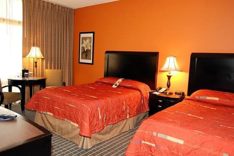 Oakland Airport Executive Hotel, Room