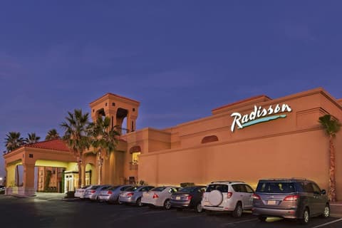 Radisson Hotel El Paso Airport, Exterior