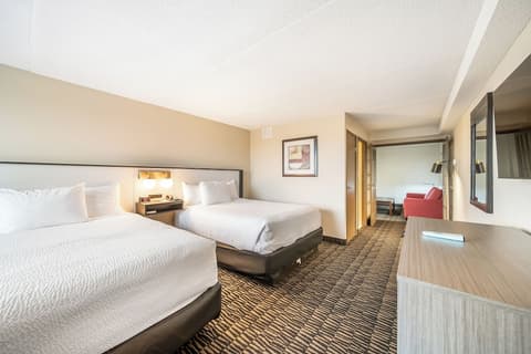 Ramada Plaza by Wyndham Niagara Falls, Room