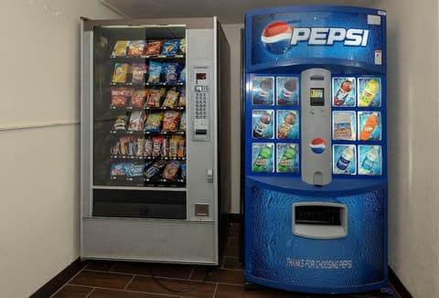 Red Roof Inn Mt Laurel, Vending machine