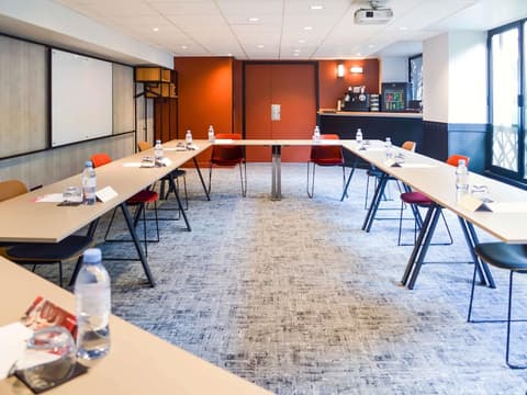 ibis Paris Tour Eiffel Cambronne 15ème, Miscellaneous