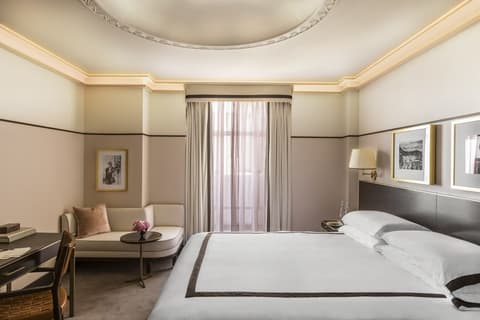 Sunset Tower Hotel, Room