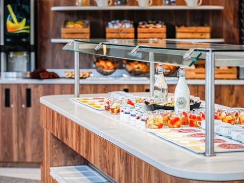 ibis Luxembourg Aéroport, Breakfast area