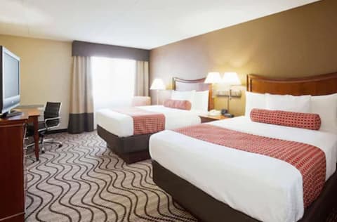 La Quinta Inn & Suites by Wyndham Minneapolis-Minnetonka, Room