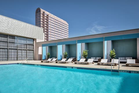 The Westin Galleria Dallas, Outdoor pool