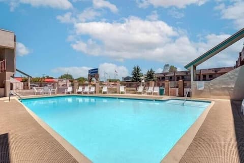 Best Western Turquoise Inn & Suites, Outdoor pool