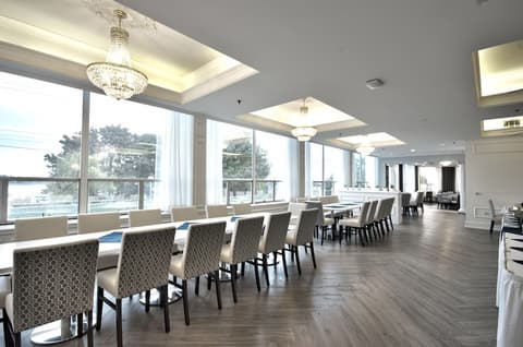 Best Western Dorchester Hotel, Breakfast area