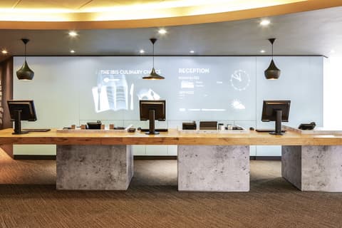 ibis London Heathrow Airport, Reception