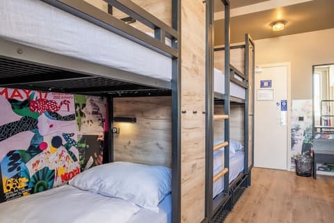 a&o Antwerpen Centraal, Room