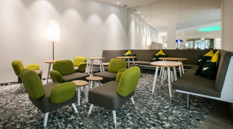 ARCOTEL Donauzentrum, Lobby