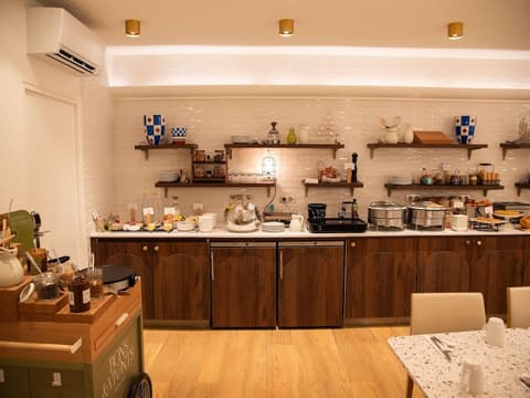 Mercure Paris Opera Grands Boulevards, Miscellaneous