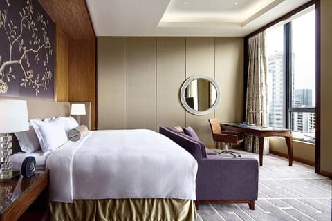 The Royal Garden, Room