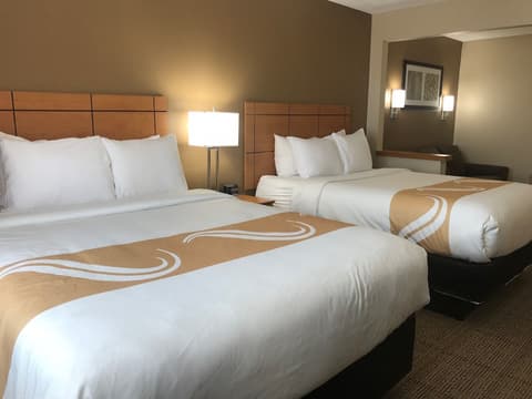 Quality Inn and Suites Springfield Southwest near I-72, Room