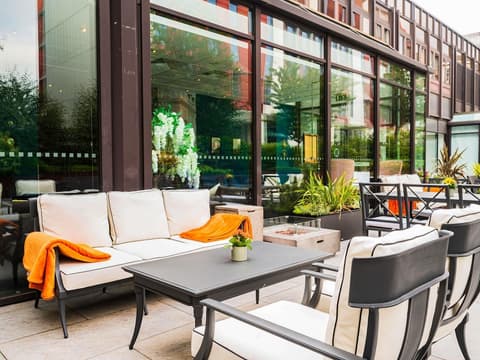 Novotel London West, Bar (on property)