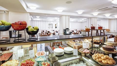 Sercotel Gran Hotel Conde Duque, Breakfast buffet