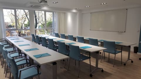 Senator Barajas Hotel, Living area