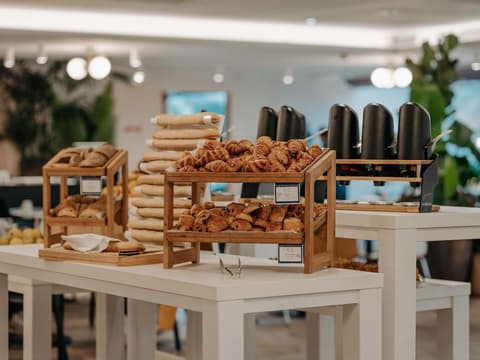 Novotel Paris Centre Tour Eiffel, Miscellaneous