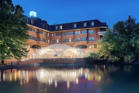 NH Milano 2, Exterior