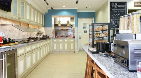 Hilton Garden Inn Secaucus/Meadowlands, Restaurant