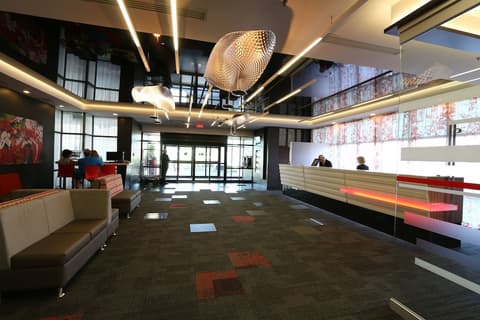 Hotel Classique, Interior entrance