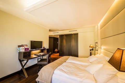 Lausanne Palace, Room