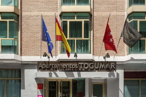 Sercotel Togumar, Front of property