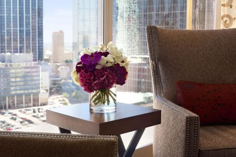 Fairmont Dallas, Room