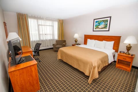 Clarion Inn & Suites Miami International Airport, Room